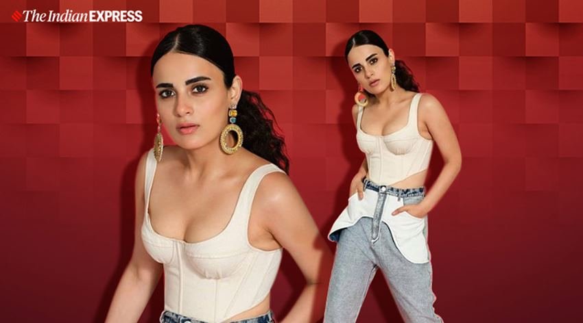 राधिका मदन ने टीवी सीरियल ‘मेरी आशिकी तुमसे ही’ में शक्ति अरोरा की पत्नी इशानी का किरदार निभाया था। राधिका को लोग ईशानी नाम से ही जानने लगे थे। फिलहाल राधिका ने फिल्मों का रुख कर लिया है। शादी के बारे में उन्होंने कुछ भी नहीं सोचा है अभी।