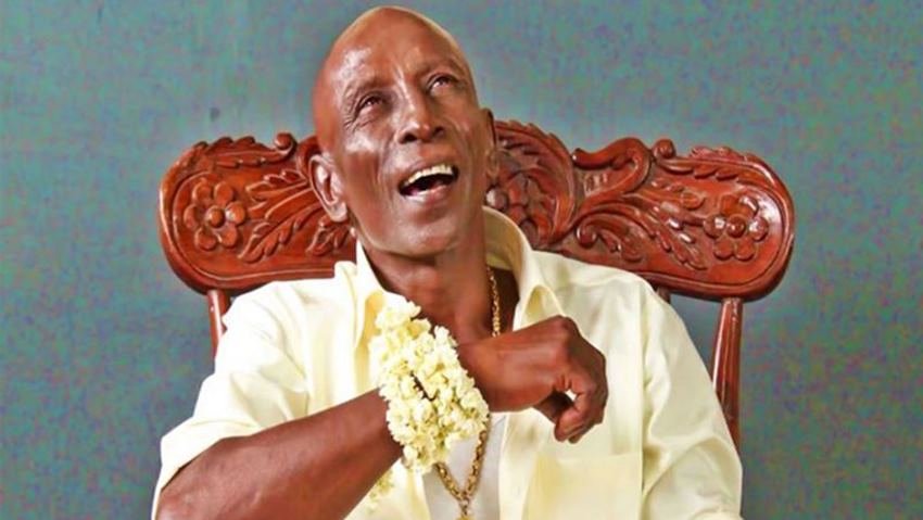 दरअसल रांजेंद्रन उस हादसे के बाज से एलोपीसिया यूनिवर्सेलिस से ग्रसित हो गए। यह एक ऐसा डिसऑर्डर है, जिसमें शरीर के सारे बाल झड़ जाते हैं और नए बाल भी नहीं आते।