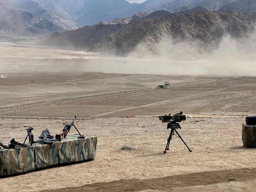 कार्यक्रम की तस्वीरें रक्षा मंत्रालय ने अपने सोशल मीडिया अकाउंट्स पर जारी की हैं।