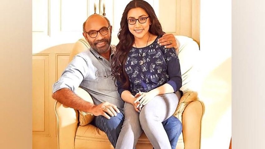 कटप्पा का किरदार निभा चुके साउथ एक्टर सत्यराज को एक बेटी और एक बेटा है। बेटे का नाम सिबिराज और बेटी का दिव्या है। सिबिराज भी एक्टर हैं। दिव्या पेशे से न्यूट्रिशनिस्ट हैं।