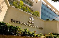 कोरोना संकट के बीच 40,000 नए कर्मचारियों की भर्ती की तैयारी में टीसीएस, मुनाफे में कमी के बाद भी लिया फैसला