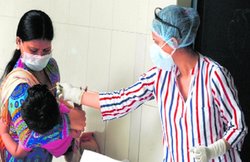 दिल्ली में नई आफत: बच्चों में कोरोना के साथ-साथ कावासाकी बीमारी भी फैल रही, पांच साल तक के बच्चे बन रहे शिकार