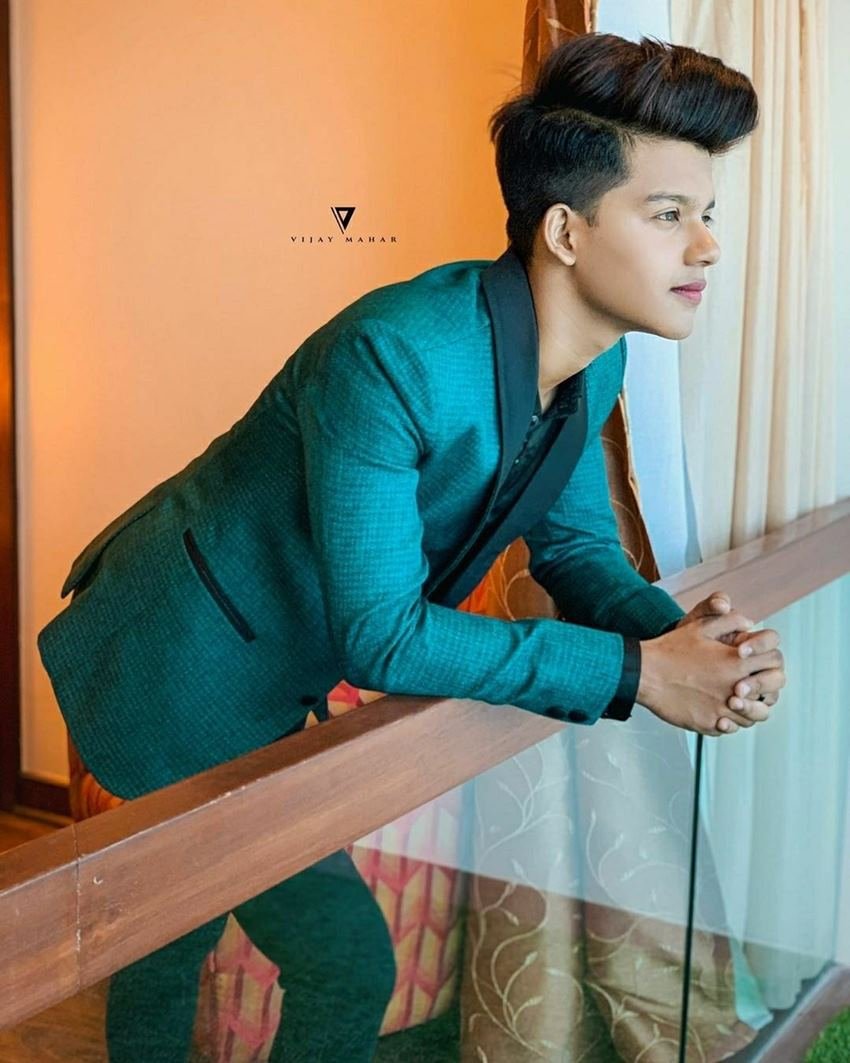 रियाज थे तो बेहद साधारण परिवार के लेकिन आज उनके पास वो सब कुछ है जिसकी कामना लगभग हर इंसान करता होगा।