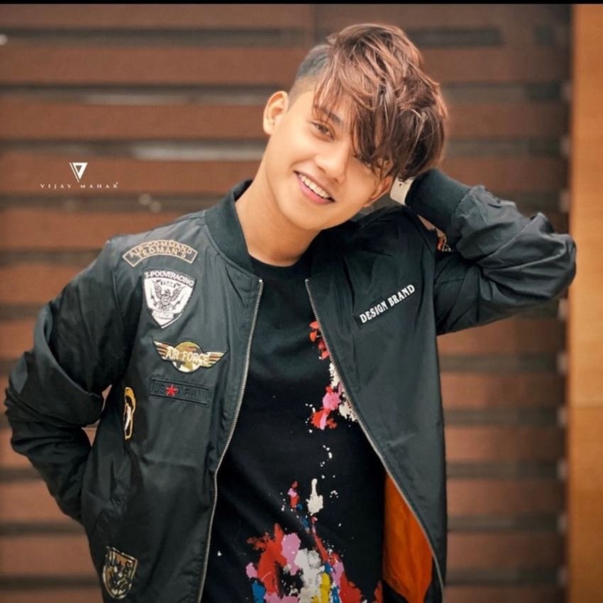 टिकटॉक ने उन्हें महज 16 की उम्र में ही रियाज अली के पास नाम, दौलत, शोहरत सब कुछ हासिल करवाया।