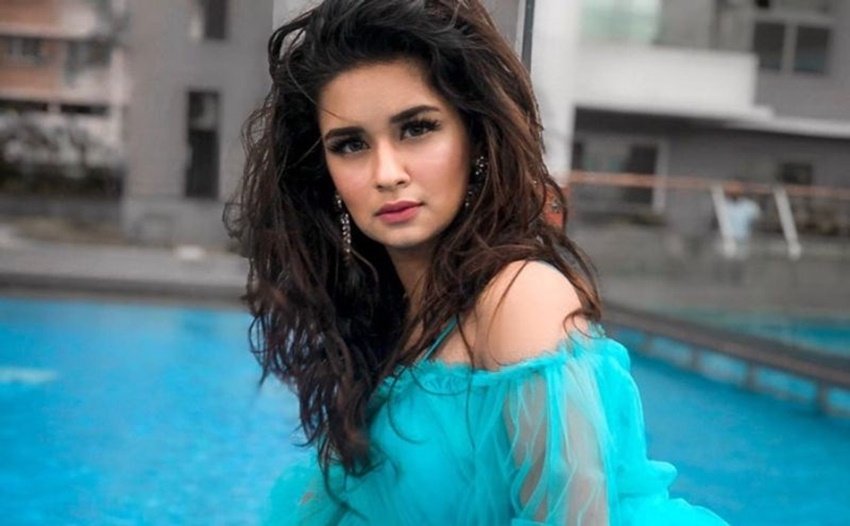 Tiktok पर अवनीत कौर के करीब 18 मिलियन फॉलोअर्स थे। अवनीत कौर ने रानी मुखर्जी स्टारर 'मर्दानी' से बॉलीवुड में एंट्री ली थी। फिलहाल अवनीत कौर, सिद्धार्थ निगम के साथ SAB टीवी सीरियल अलादीन में काम कर रही हैं।