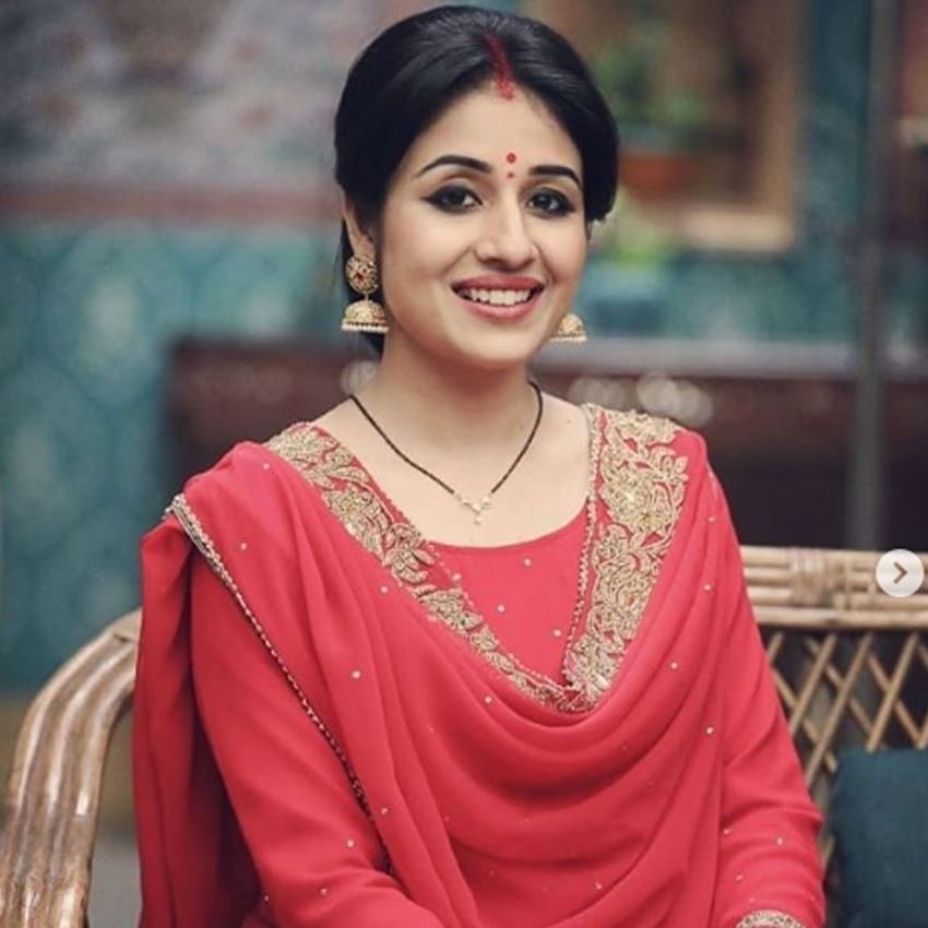 'जग जननी मां वैष्णो देवी' में परिधी शर्मा की भी एंट्री हुई है। वह माता वैष्णो का किरदार निभाती दिखेंगी।