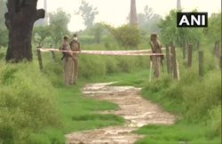 …जहां हुआ विकास का काम तमाम वहां से करीब 200 किलोमीटर दूर एक और गैंगस्टर मुठभेड़ में ढेर