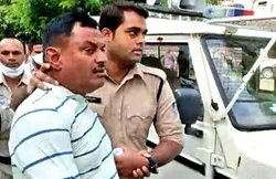 ‘विकास दुबे कानपुर लौटकर नहीं जा पाएगा!’ एमपी पुलिस के जवान का वीडियो हो रहा वायरल