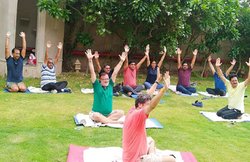 राजस्थान: पांच सितारा होटल में ‘मुगल-ए-आज़म’ देख रहे कांग्रेस विधायक, योगा और कुकिंग कर बिता रहे समय