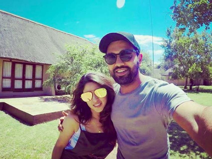 हालांकि होनी को कुछ और ही मंजूर था। रोहित शर्मा और रितिका की शादी हो गई।
