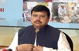 Pradyumn singh tomar, madhya pradesh, प्रद्युम्न सिंह तोमर, gwalior commissioner office, ग्वालियर, public toilet, Madhya Pradesh News in Hindi, Latest Madhya Pradesh News in Hindi, Madhya Pradesh Hindi Samachar