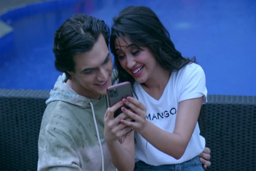 Yeh Rishta Kya Kehlata Hai, Baarish song, Shivangi Joshi