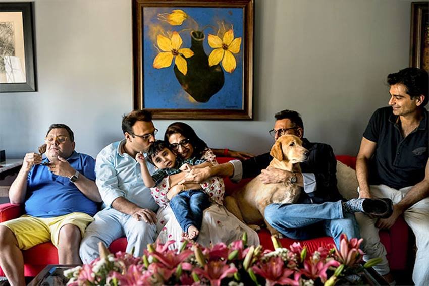 42 साल की उम्र में फिल्मों में एंट्री मारने वाले बोमन ईरानी कभी होटल में वेटर का भी काम किया करते थे।