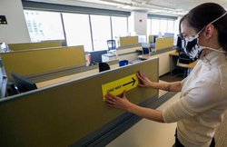 कॉपर हैंडल, आवाज से चलने वाले लिफ्ट- कोरोना के चलते कितना और कैसे बदल सकते हैं दफ्तर, जानिए