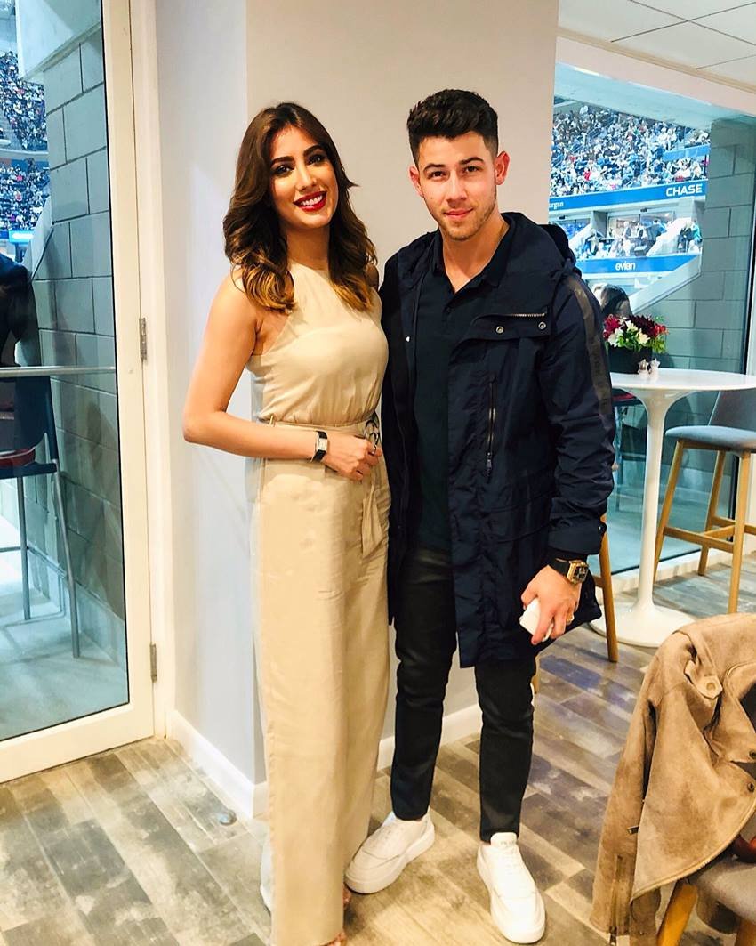 प्रियंका चोपड़ा के पति निक जोनस के साथ मेहविश हयात ने ये फोटो अपने सोशल मीडिया अकाउंट में शेयर की थी।