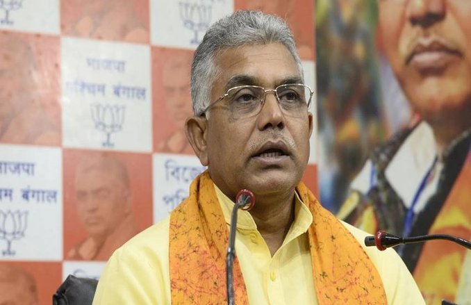 4000 वर्गफीट में बने 12 कमरे और मल्टीपल किचेन वाले बंगले में रहते हैं बैचलर दिलीप घोष, कार्यकर्ता प्यार से पुकारते हैं ‘नारू दा’, जेड सुरक्षा में 24 घंटे