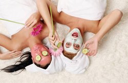 Skin Care: स्किन पर लाना चाहते हैं ग्लो तो नहाने से 5 मिनट पहले करें बेसन से स्क्रब, होंगे और भी कई फायदे