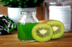 Skin Care: ग्लोइंग स्किन के लिए रात को सोने से पहले चेहरे को कीवी टोनर से करें क्लीन, जानिये बनाने का तरीका