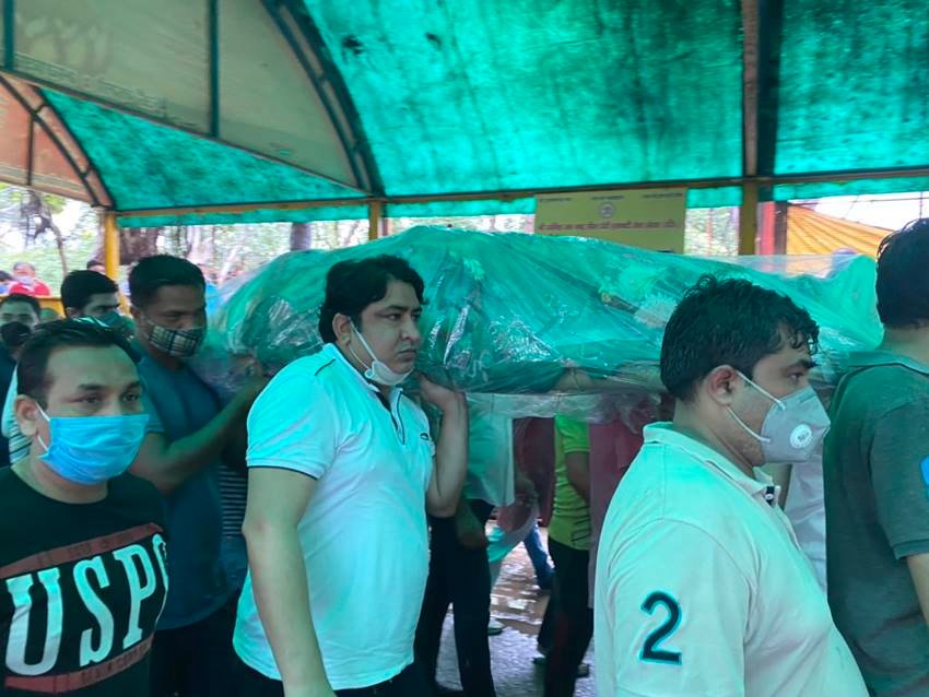 संबित पात्रा को ट्रोल करने वाले इस डिबेट की क्लिपिंग भी शेयर कर रहे हैं। (Photo: Sakshi Joshi Twitter)