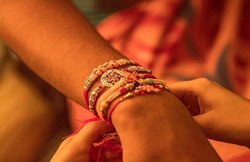 Happy Raksha Bandhan: 2,000 रुपये से कम में Rakhi पर गिफ्ट कर सकते हैं ये गैजेट्स