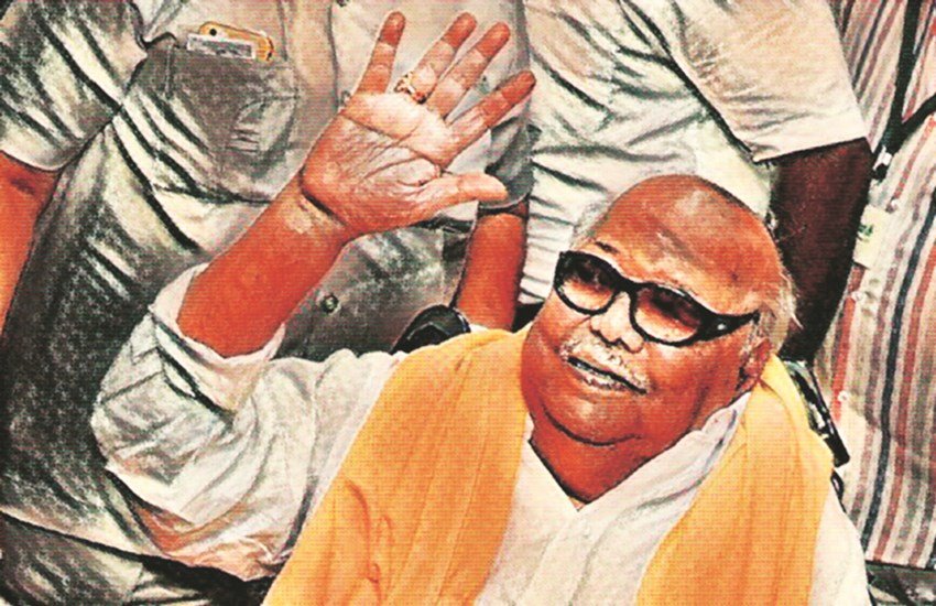 करुणानिधि पेरियार की विचारधारा से अभिभूत हो राजनीति में उतरे थे। 