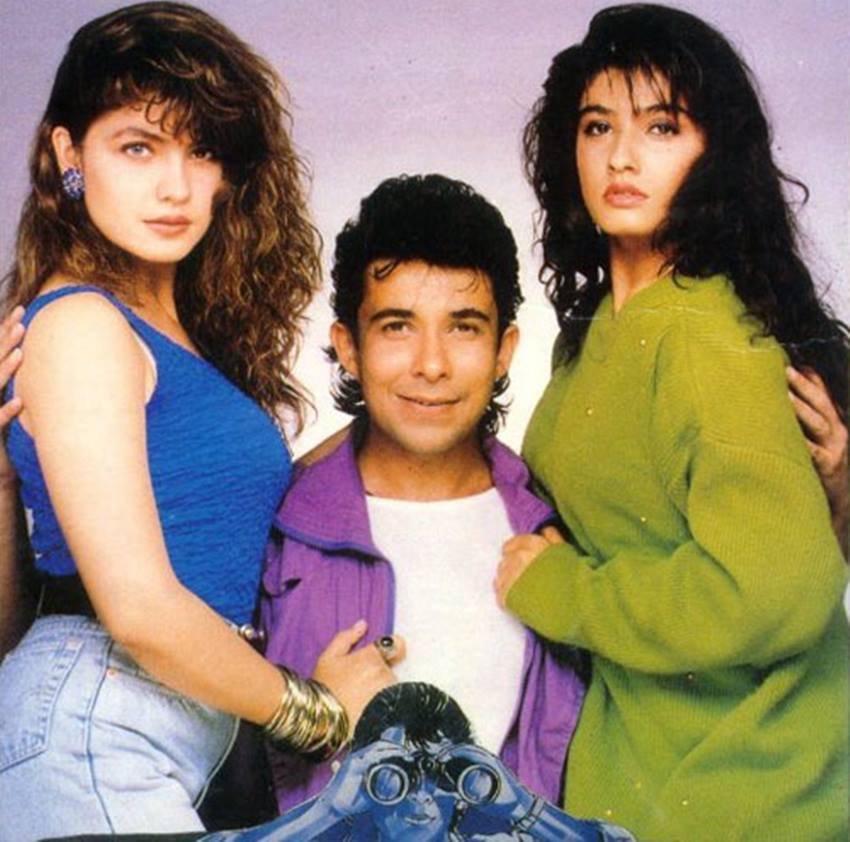 दीपक तिजोरी ने अफसाना प्यार का, दिल है कि मानता नहीं, खिलाड़ी, आंसू बने अंगारे, पहला नशा, जानम, आइना, दिल तेरा आशिक, संतान, छोटी बहू, कभी हां कभी ना, अंजाम, साजन का घर, दि जेंटलमैन, गैंगस्टर, नाजायज, प्रेम, सरहद, राजा, गुलाम, ये है मुंबई मेरी जान, बादशाह, वास्तव, दुल्हन हम ले जाएंगे, प्यार दीवाना होता है, फरेब और राजा नटवरलाल जैसी फिल्मों में काम किया है।