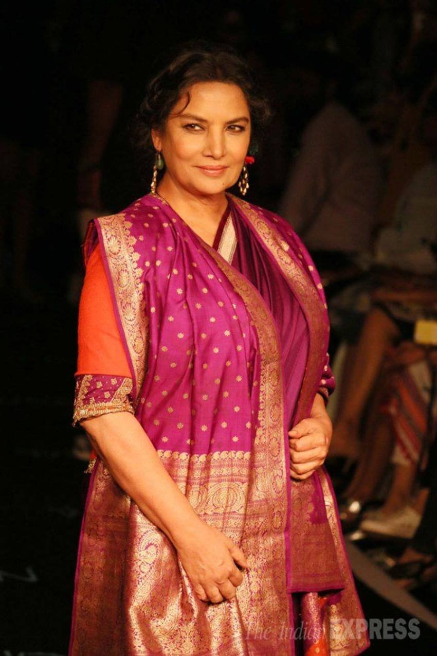 हालांकि समय बीता औऱ और बीतते समय के साथ शबाना आजमी को लेकर उठा ये विवाद भी शांत हो गया।