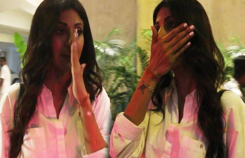 Shilpa Shetty: साल 2020 में 45 साल की उम्र में शिल्पा शेट्टी एक बार फिर से मां बनीं। शिल्पा शेट्टी पहले बच्चे के जन्म के 8 साल बाद एक बेटी की मां बनी हैं। शिल्पा इस बार सरोगेसी के जरिए मां बनी हैं। बच्ची का नाम उन्होंने समिषा रखा है। बेटी के आने के बाद से उनका पूरा परिवार काफी खुश है। इन 8 सालों में शिल्पा कई दफे प्रेग्नेंट हुईं लेकिन हर बार उनका मिसकैरेज हो गया।