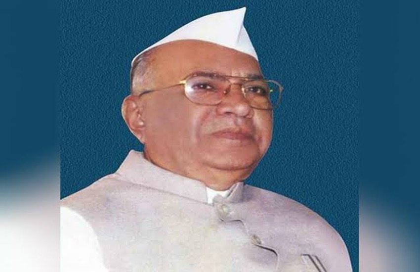 Senior Congress leader and former Maharashtra CM