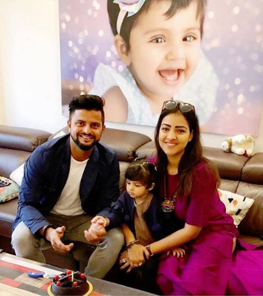 सुरेश रैना के इस घर की कीमत 18 से 20 करोड़ के बीच बताई जाती है।