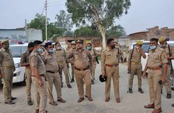 यूपी बस हाईजैक: पुलिस ने फिर किया एनकाउंटर, लेकिन गोली पैर में मारी, एक आरोपी गिरफ्तार