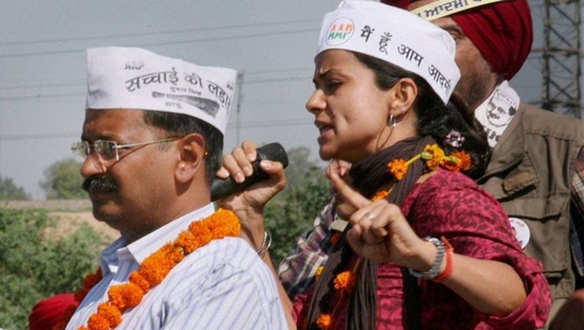 गुल पनाग - मॉडल, अभिनेत्री, प्रोड्यूसर और एक्टिविस्ट रहीं गुल पनाग ने 2014 में आम आदमी पार्टी के तरफ़ से चंडीगढ़ का चुनाव लडा, लेकिन वो हार गई। राजनीति से संन्यास के बाद फिर से एक्टिंग में एक्टिव हो गई हैं।