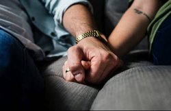 पत्नी का किसी और से चल रहा था अफेयर, Google Map स्ट्रीट व्यू की मदद से पति ने रंगे हाथ पकड़ा