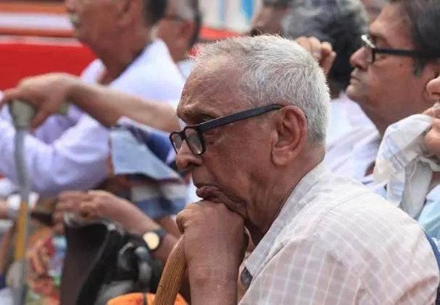 अटल पेंशन योजना धारकों का आंकड़ा 2.4 करोड़ के पार, 5 महीने में जुड़े 71 लाख, जानें- स्कीम के फायदे