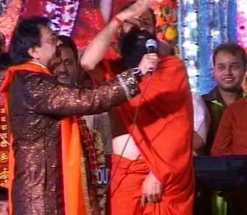 सुनील तलवार बाबा राम देव जैसी आवाज भी निकालते हैं। ये हुनर उन्होंने बाबा रामदेव की सीडी देखकर सीखा है।