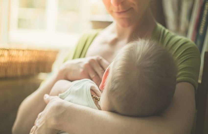 Breastfeeding, world breastfeeding week 2020, breastfeeding problems, breastfeeding tips, breastfeeding diet, blood in breast milk