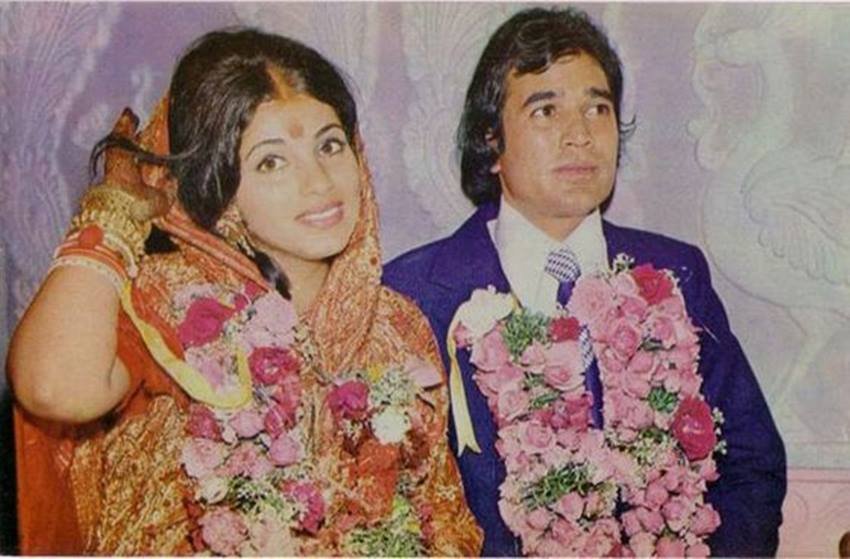 डिंपल कपाड़िया को अभिनेता राजेश खन्ना से शूटिंग के दौरान प्यार हो गया था। जिसके बाद उन्होंने साल 1973 में राजेश खन्ना से शादी कर ली। उस समय डिंपल केवल 16 वर्ष की ही थीं। डिंपल कपाड़िया और राजेश खन्ना की शादी 1973 के मार्च के महीने में हुई थी और 29 दिसंबर 1973 को डिंपल कपाड़िया ने बेटी ट्विंकल खन्ना को जन्म दिया था। हालांकि, बाद में आये मनमुटाव के बाद डिंपल और राजेश खन्ना का तलाक हो गया। जिसके बाद अकेले ही डिंपल ने अपनी दोनों बेटियों की परवरिश की।