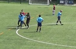 रेड कार्ड दिखाने पर फुटबॉलर ने भारतीय रेफरी को जड़ा मुक्का, खून से लथपथ हुआ चेहरा; खिलाड़ियों ने बचाई जान