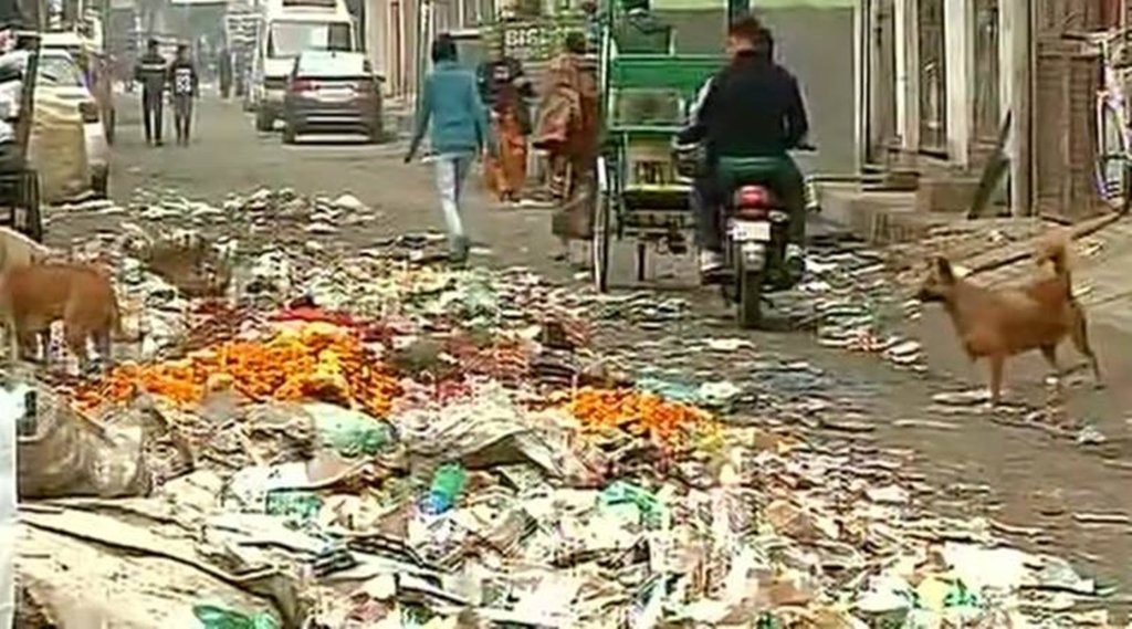 देश में करोड़ों टन कचरा रोज निकल रहा है। इसका निस्तारण नहीं होने से यह बीमारी फैलने की वजह बन रहा है।