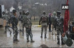 जम्मू कश्मीर: BJP से जुड़े पंच की हत्या कर बगीचे में दफना दिया, सेना ने 4 आतंकियों को किया ढेर