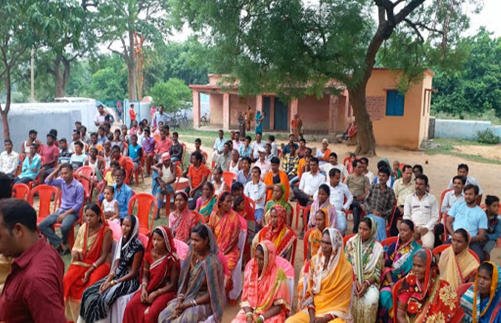 जनता संसद की सिफारिशों ने मानों संसद के मानसून सत्र की राह दिखा डाली।