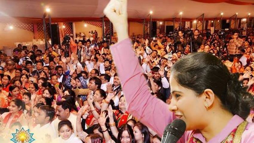 इसके बाद जया ने कभी पीछे मुड़कर नहीं देखा। बहुत कम उम्र में ही इनके लाखों प्रशंसक बन गए, जो इनके भजन कार्यक्रम को सुनने आते हैं।