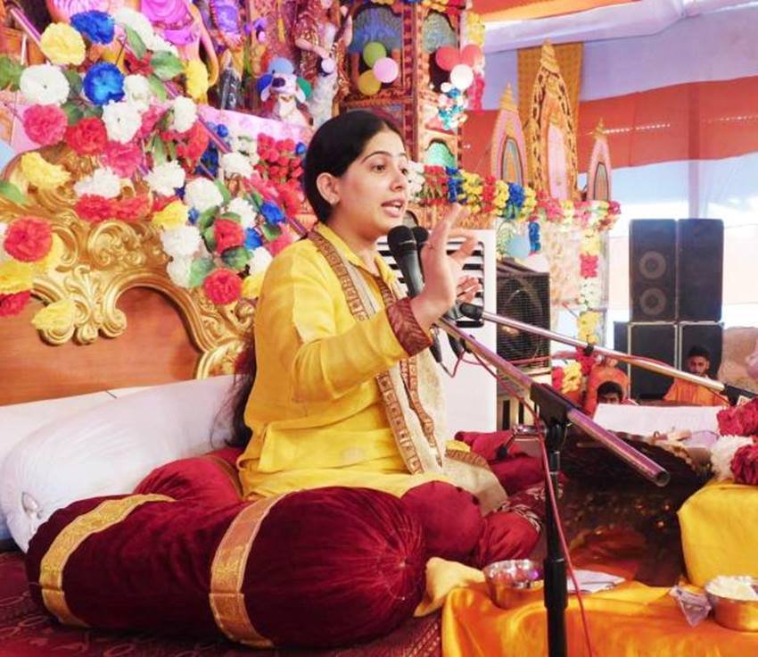 जया किशोरी ‘नानी बाई का मायरा, नरसी का भात’ नाम से सत्संग करती हैं, जिसमें लाखों भक्तों की भीड़ इकट्ठी होती है।