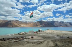 इधर विदेश मंत्री से बातचीत को बेकरार चीन, उधर लद्दाख में डोमचाच के पास बिछा रहा 5G नेटवर्क, पैंगोंग झील के पास भी नया निर्माण!