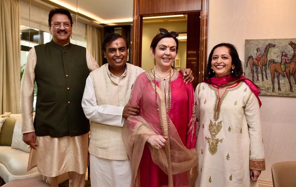 mukesh ambani ajay piramal mukesh ambani ajay piramal