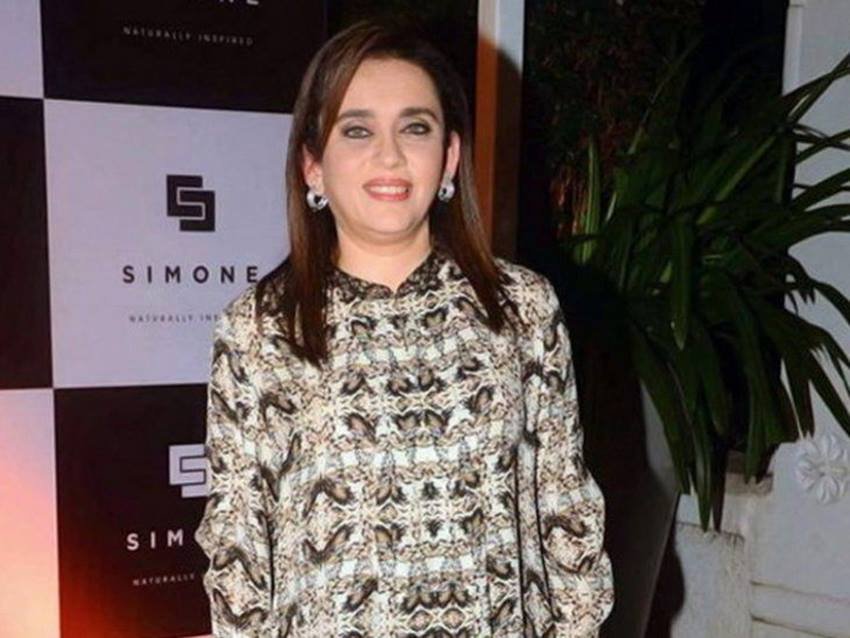 ममता बहुत अधिक पढ़ी - लिखी हैं। वो मुंबई में धीरूभाई इंटरनेशनल स्कूल का कार्यभार देखती हैं।