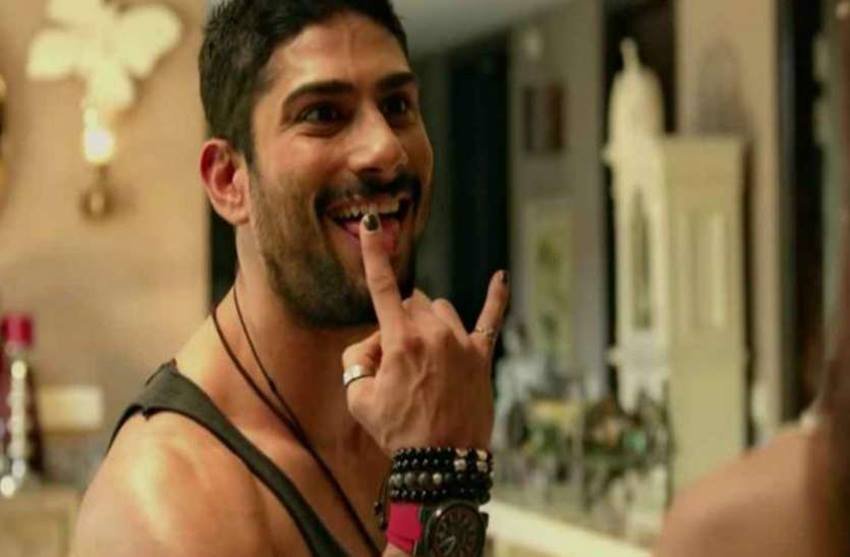 प्रतीक बब्‍बर पांच साल तक ड्रग्स के लत की चपेट में रहे। फिलहाल वह इस जानलेवा लत से छुटकारा पा चुके हैं।