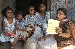 Ration Card पोर्टबिलिटी के लिए पीडीएस दुकानों पर POS डिवाइस से होता है वेरिफिकेशन, जानें तरीका