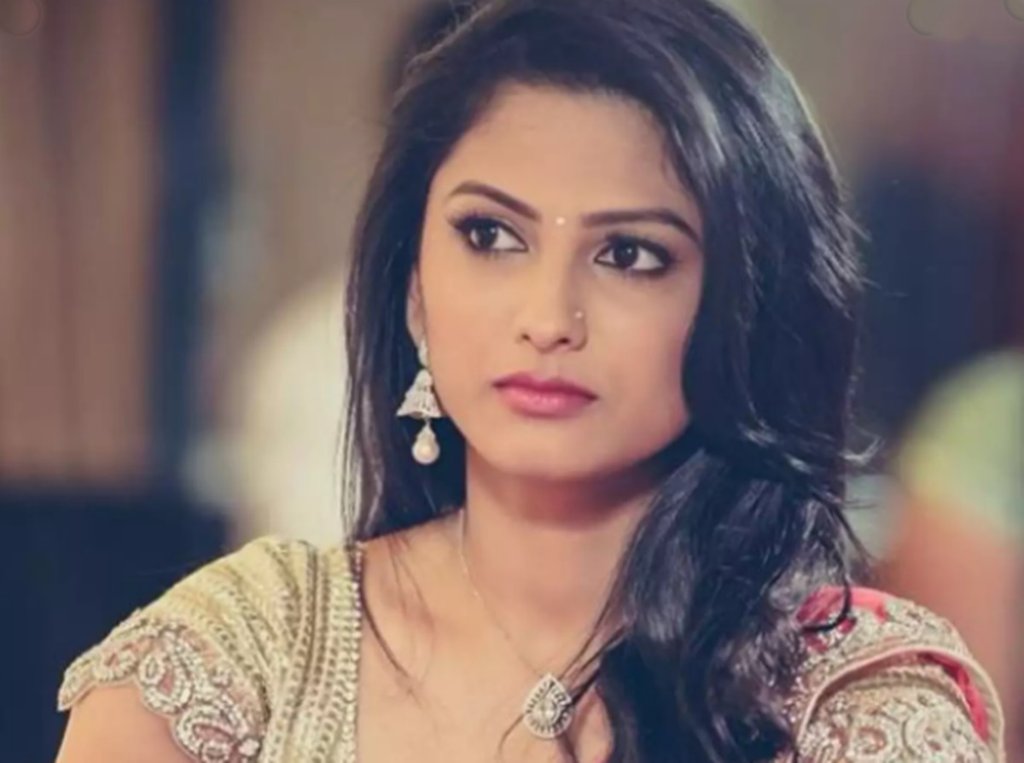 Rucha Hasabnis, Gopi bahu mashup, Rasode Mein Kaun Tha
