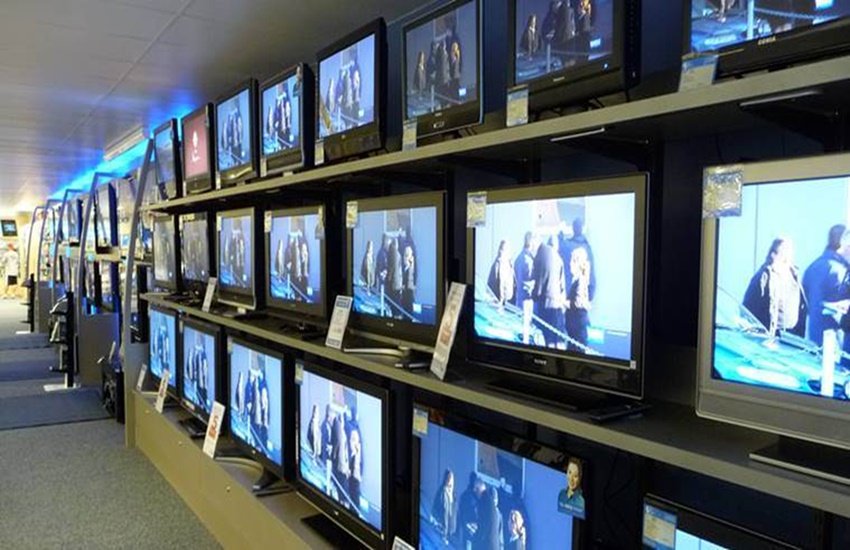 टीवी चैनलों पर बहस के दौरान बेवजह मुद्दों को उठाने का चलन बढ़ा है। टीवी चैनलों पर बहस के दौरान बेवजह मुद्दों को उठाने का चलन बढ़ा है।